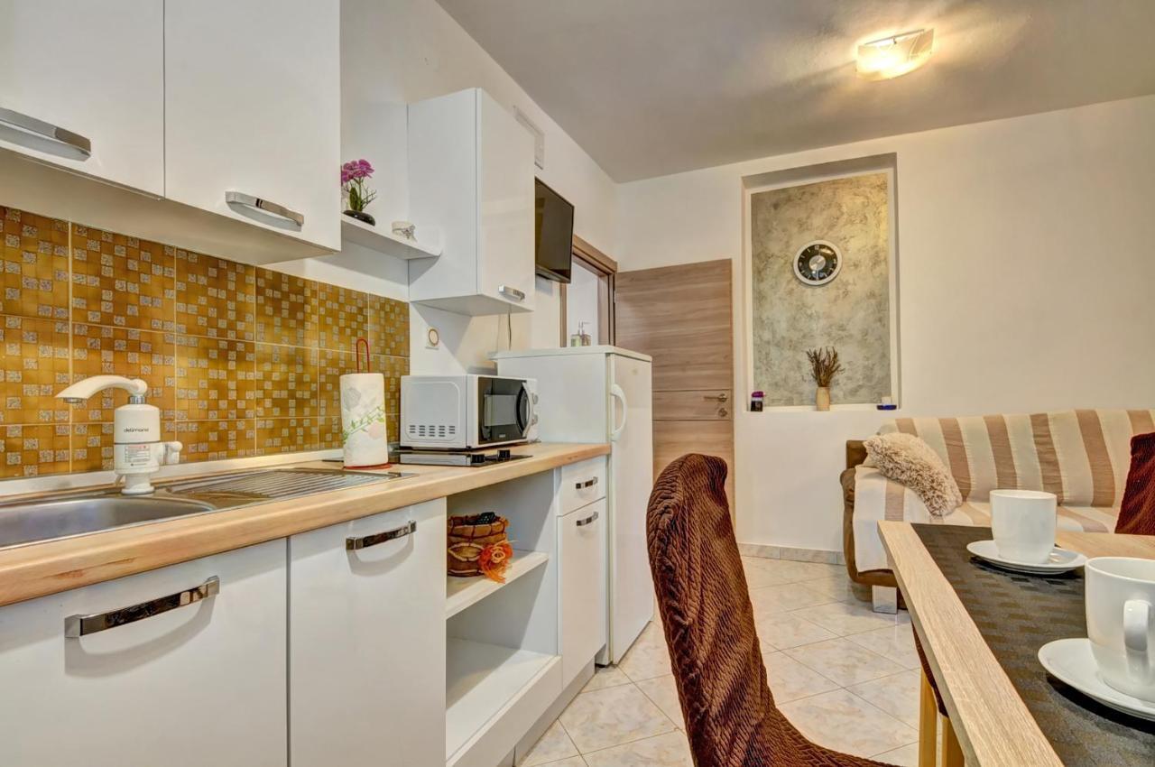 פאז'אנה Apartments Kajfes מראה חיצוני תמונה